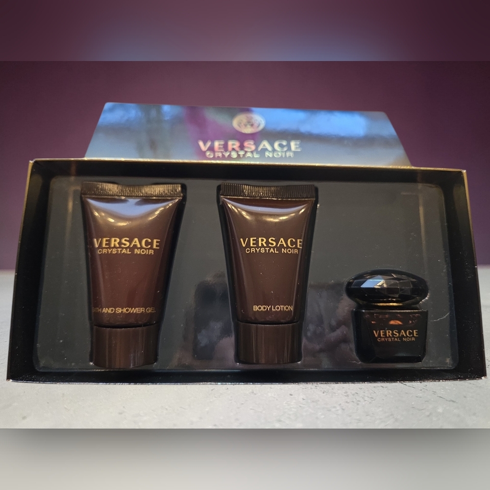 Versace Crystal Noir Gift Set Unused Product Included - Picture 2 of 3